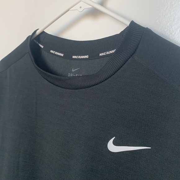 Nike Dri-fit long sleeve running top - Picture 2 of 4